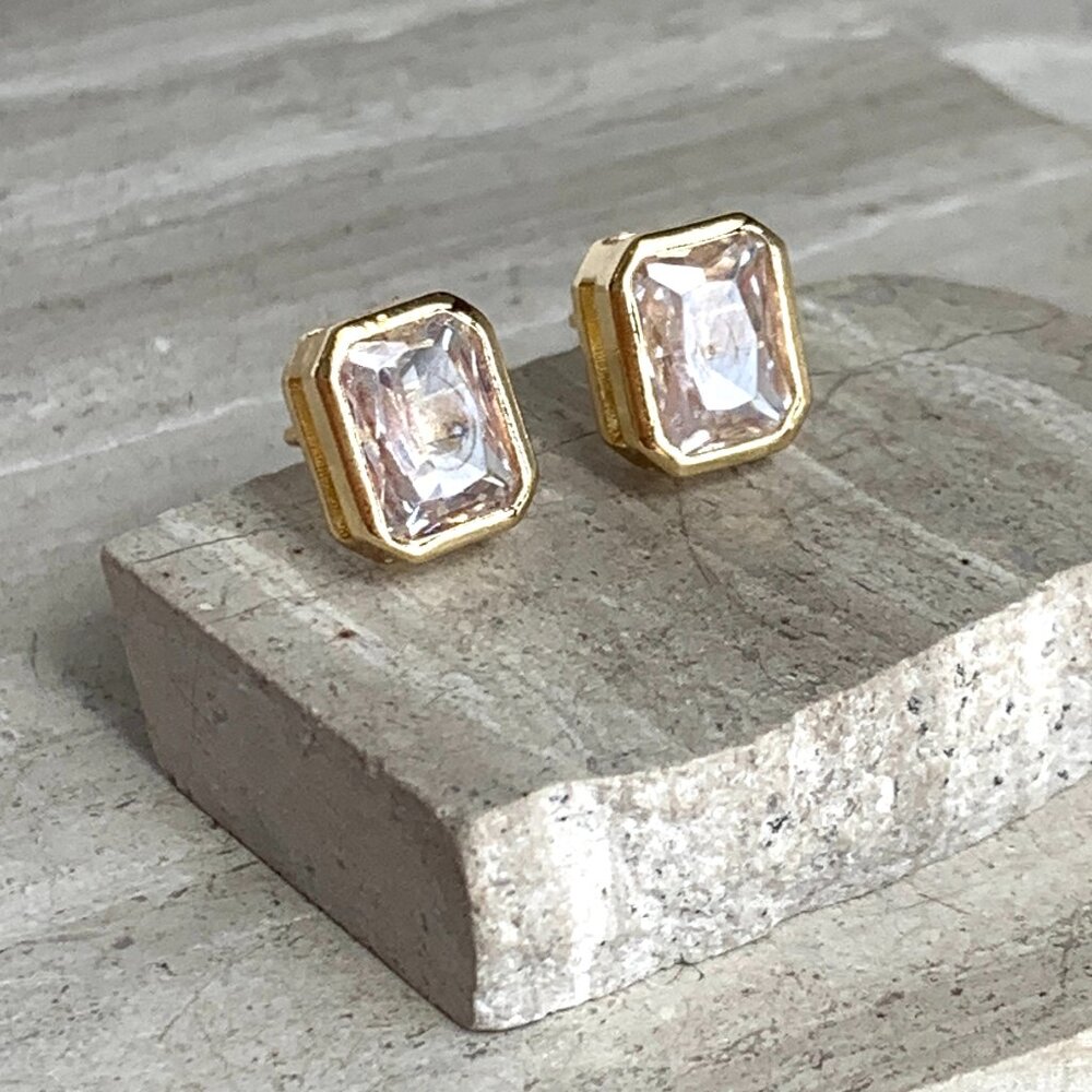 NEW~ Anthropologie Shashi Petite Emerald Baguette Stud Earrings